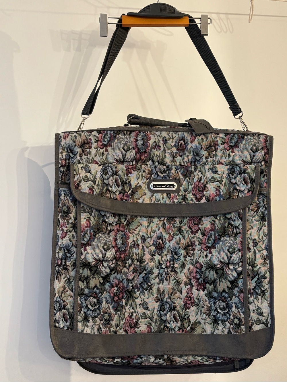 VTG Oscar de la Renta Floral Tapestry Travel Garment Bag